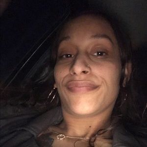 Meet your Posher, Charnele